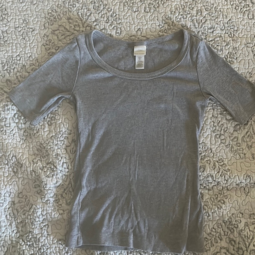 H&M gray 3/4 sleeve t shirt